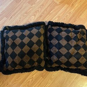 Throw Pillows (set of 2)